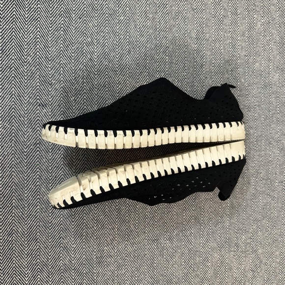 ILSE JACOBSON - Perforated Scalloped Suede Sneakers - Picture 3 of 6